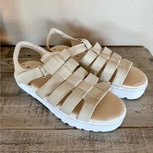 NWOB Women’s Toms Sandals 9